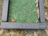 image of grave number 684395